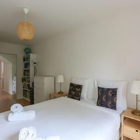 Cozy 60 M On The Outskirts Of Paris شقة
